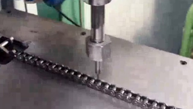 سلاسل دراجة نارية بجلبة مصمتة– تصميم صلب لا تُكسر