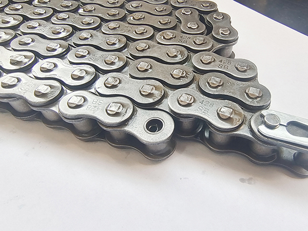 سلاسل دراجة نارية بجلبة مصمتة– تصميم صلب لا تُكسر